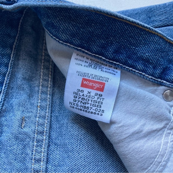 Wrangler Relaxed Fit Jeans Mens Size 36x29 Medium Wash - Picture 9 of 9